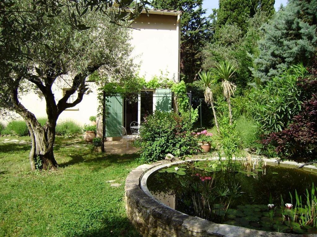 Chez Jean-Pierre & Annick Villa Remoulins Exteriör bild